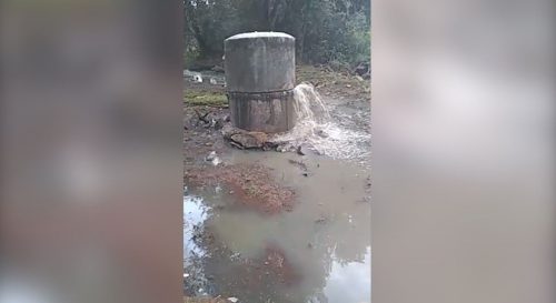 Imagem referente a Vazamento em tubulação de esgoto da Sanepar atinge rio em propriedade rural de Cascavel