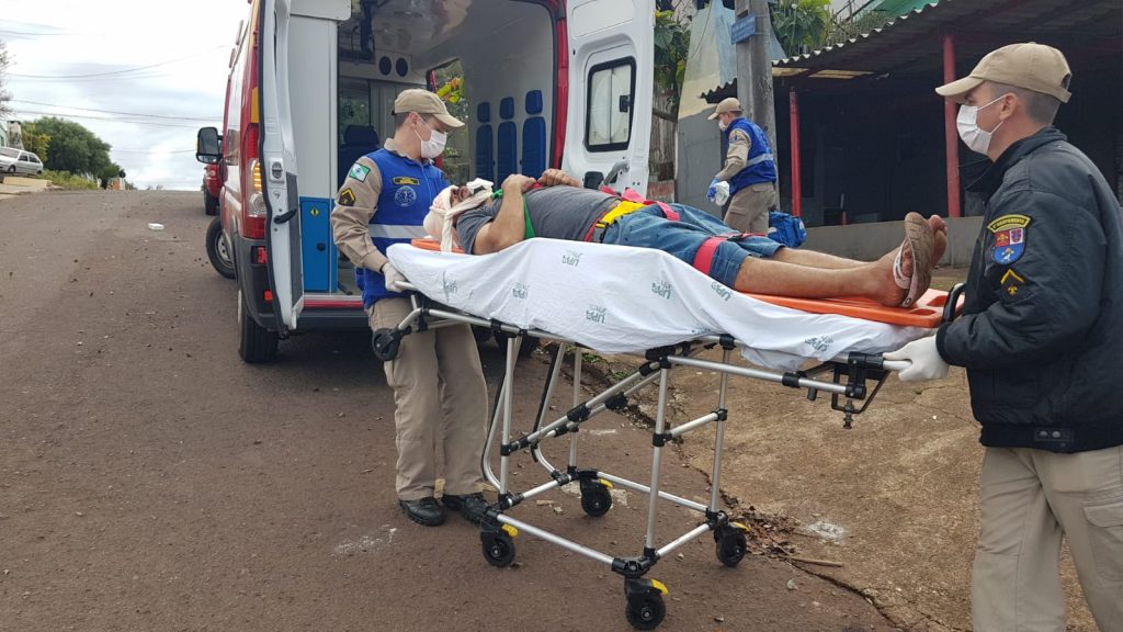 Homem fica ferido ao ser agredido pela companheira no XIV de Novembro