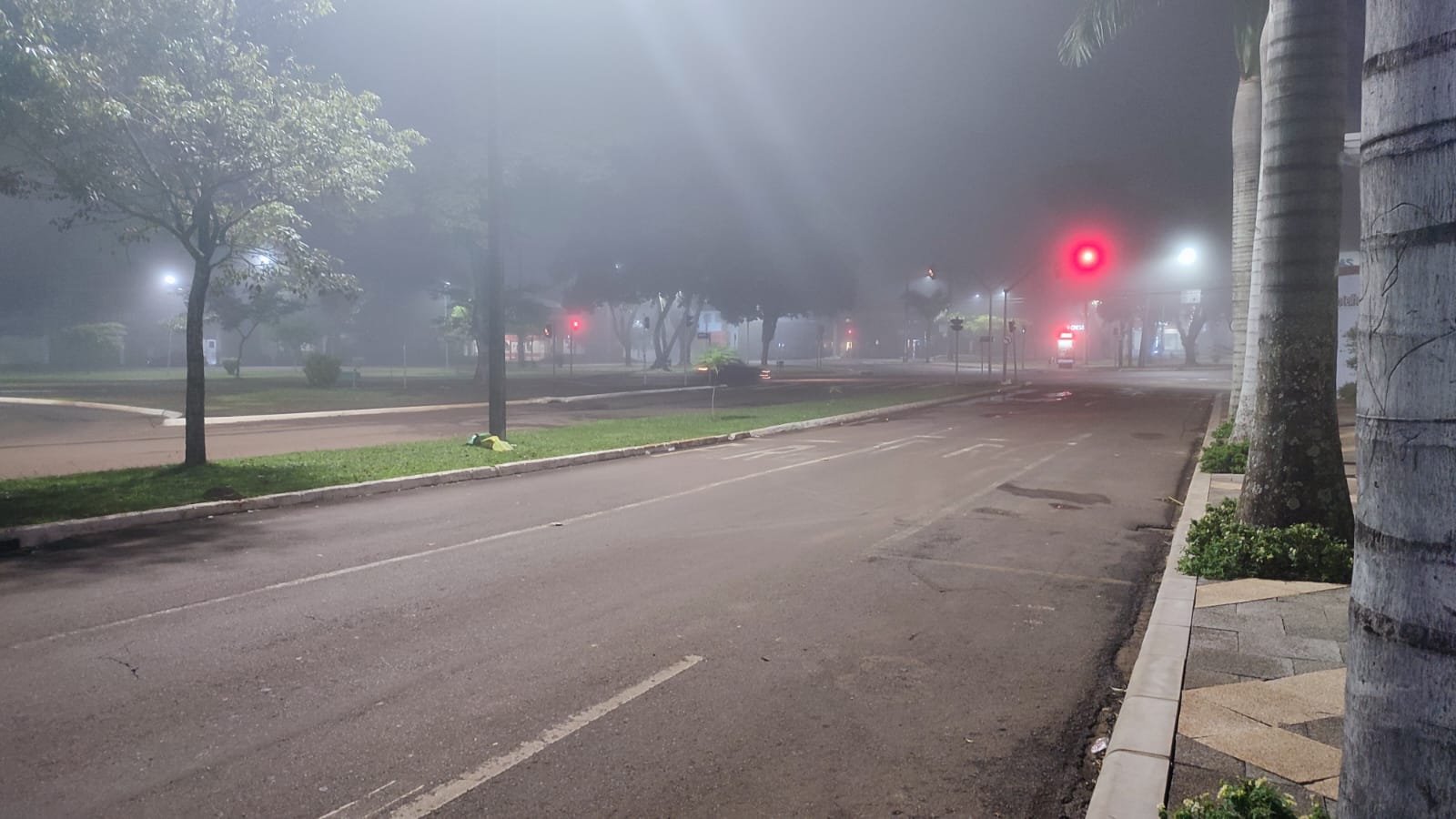 Após tempestades, Cascavel é tomada pela neblina durante madrugada