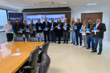 Cartilha apresenta história e avanços do salário mínimo do Paraná, o maior do Brasil Imagem referente a Cartilha apresenta história e avanços do salário mínimo do Paraná, o maior do Brasil