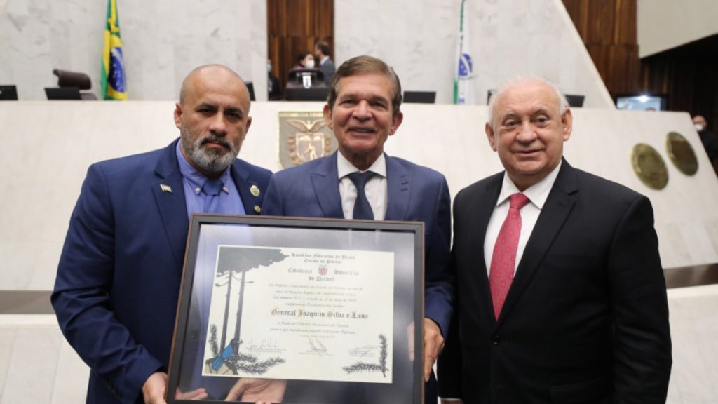 General Silva e Luna recebe homenagens e é cidadão Honorário do Paraná