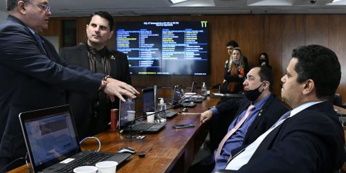 Imagem referente a Votação da reforma tributária na CCJ do Senado é adiada