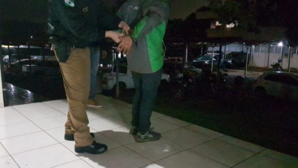 Indivíduo tenta roubar motocicleta no Centro mas é detido
