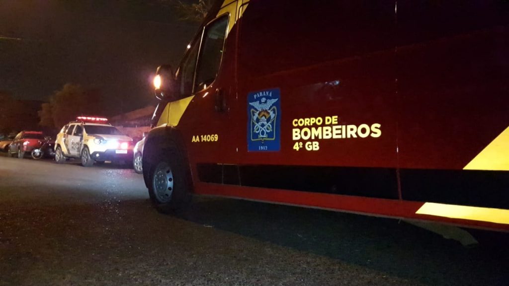 Mulher é atropelada por automóvel no Bairro Paulo Godoy, em Cascavel Mulher é atropelada por automóvel no Bairro Paulo Godoy, em Cascavel