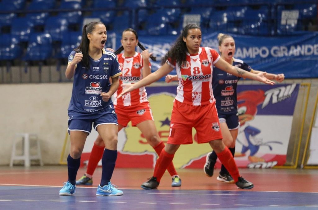 Stein goleia por 6 a 0 e se classifica para às quartas de final da Taça Brasil 