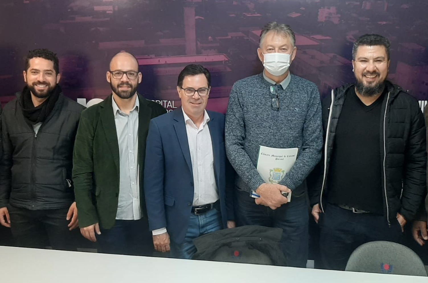 “Precisamos buscar com urgência a criação de mais 150 leitos no HU”, diz Alécio Espínola “Precisamos buscar com urgência a criação de mais 150 leitos no HU”, diz Alécio Espínola