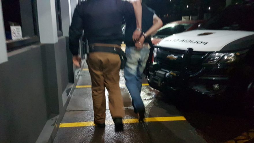 Jovem é detido por agredir o próprio pai no Bairro Universitário
