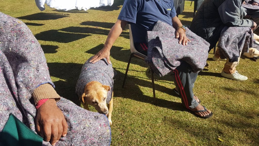 Provopar realiza entrega de ponchos para os acolhidos da Casa Pop