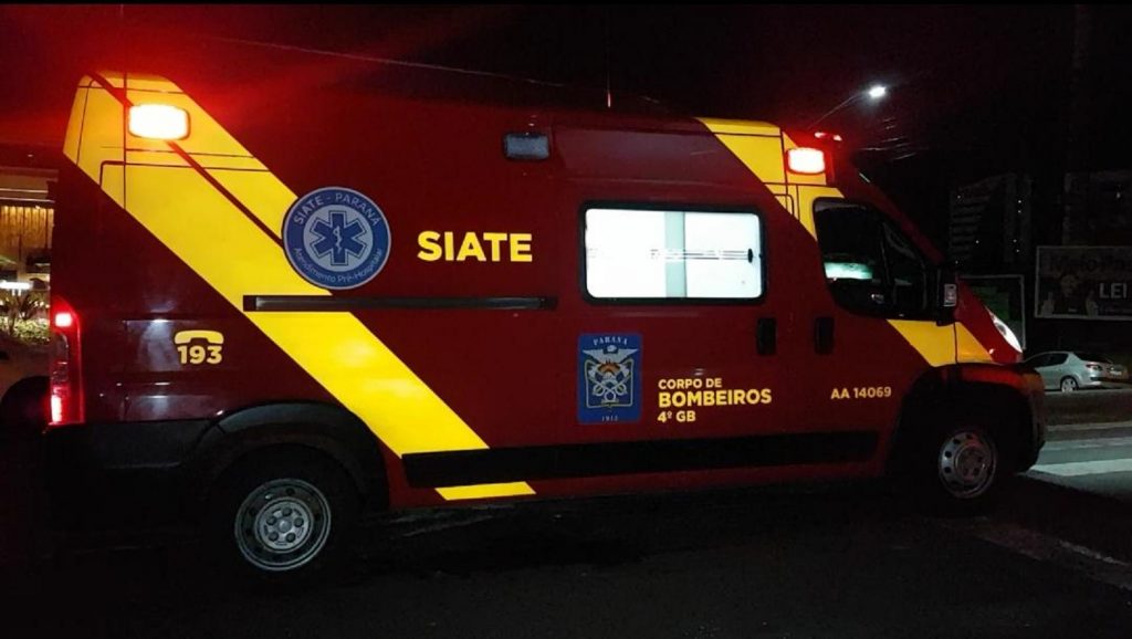 Vítima de queda é socorrida pelo Siate no Coqueiral