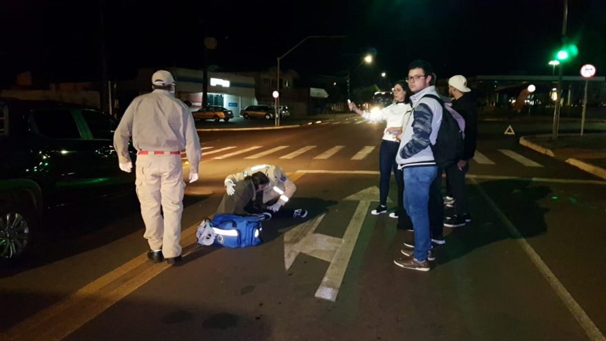 Jovem fica ferida ao ser atropelada na Av. Tito Muffato, no Santa Cruz