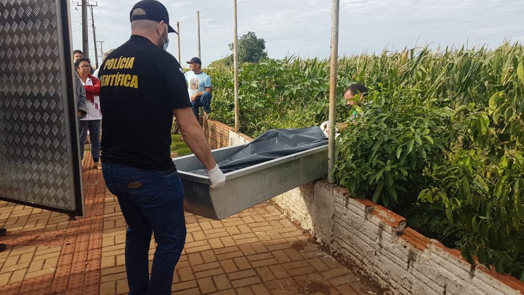 Homem que foi encontrado morto em Santa Tereza do Oeste é identificado como Carlos Antônio Raposo Homem que foi encontrado morto em Santa Tereza do Oeste é identificado como Carlos Antônio Raposo