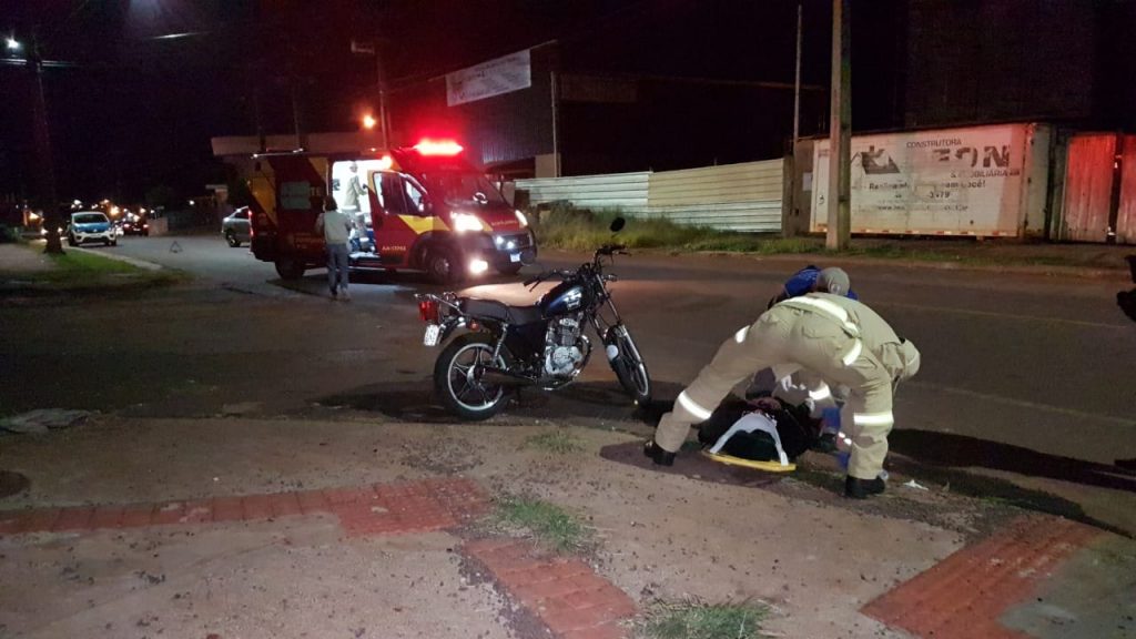 Casal fica ferido em acidente na Rua Rio da Paz, em Cascavel Casal fica ferido em acidente na Rua Rio da Paz, em Cascavel