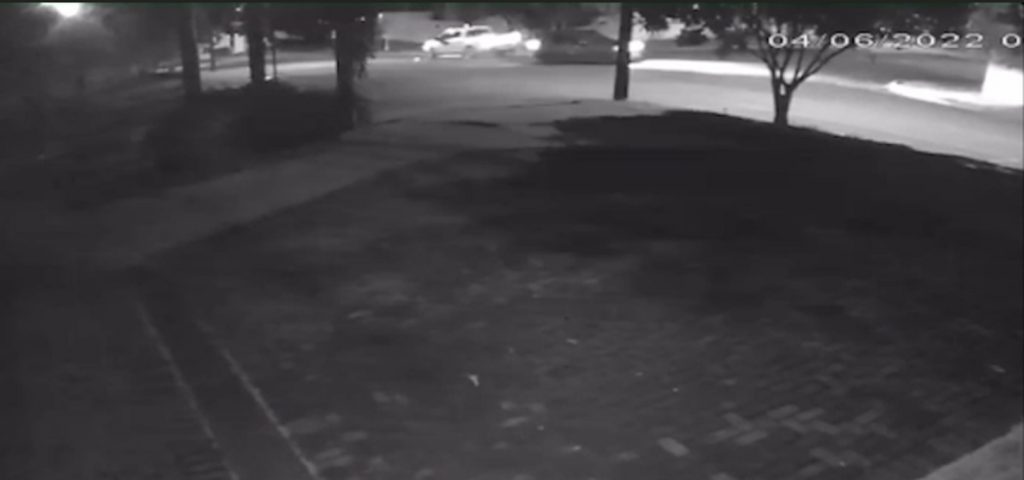 Motorista tenta identificar condutor de S10 que fugiu de local de acidente