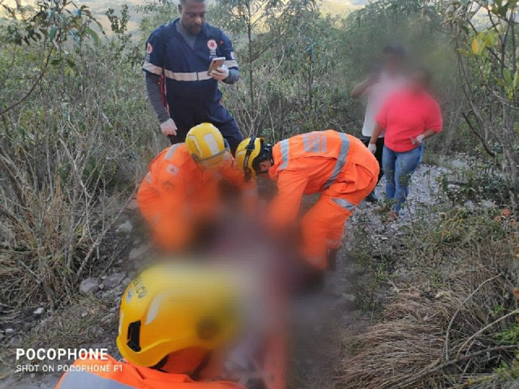 Adolescente de 13 anos sofre parada cardíaca e morre durante excursão escolar