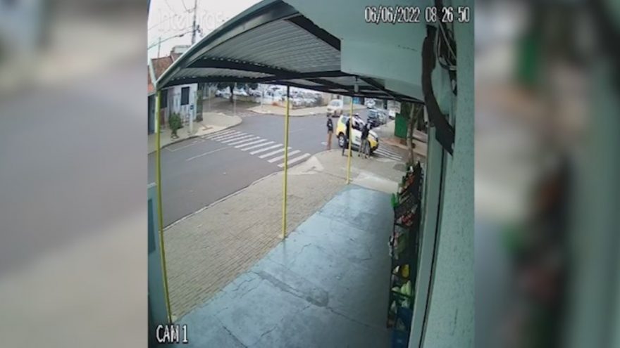 Confira momento em que indivíduos são abordados no Bairro Santa Cruz
