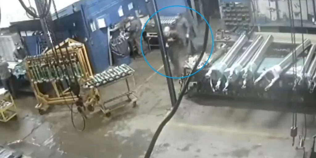 Funcionário é morto por chefe dentro de empresa por tomar café fora do horário