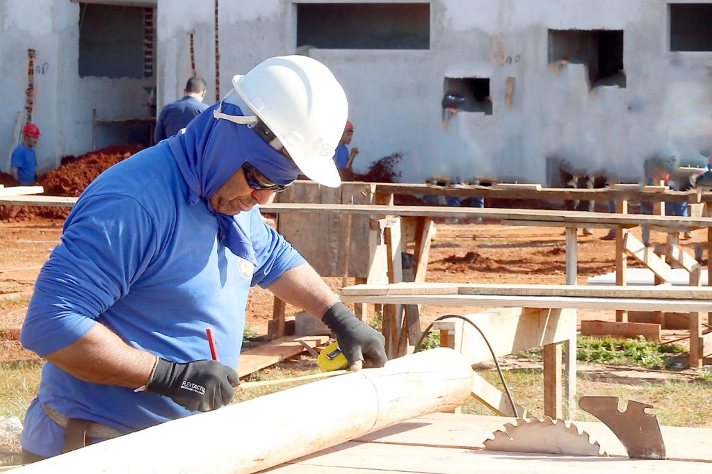 Cascavel se consolida como potência na geração de empregos e fecha abril com maior saldo de contratações do Paraná