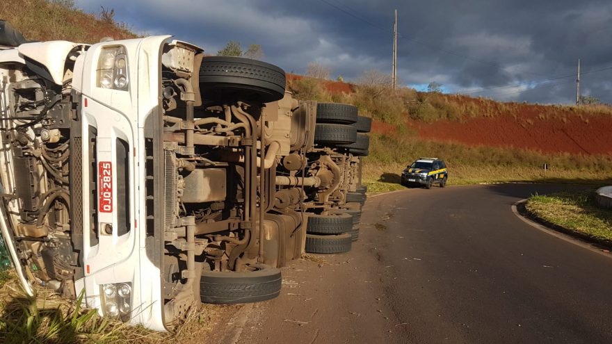 Capotamento é registrado no Contorno Oeste em Cascavel