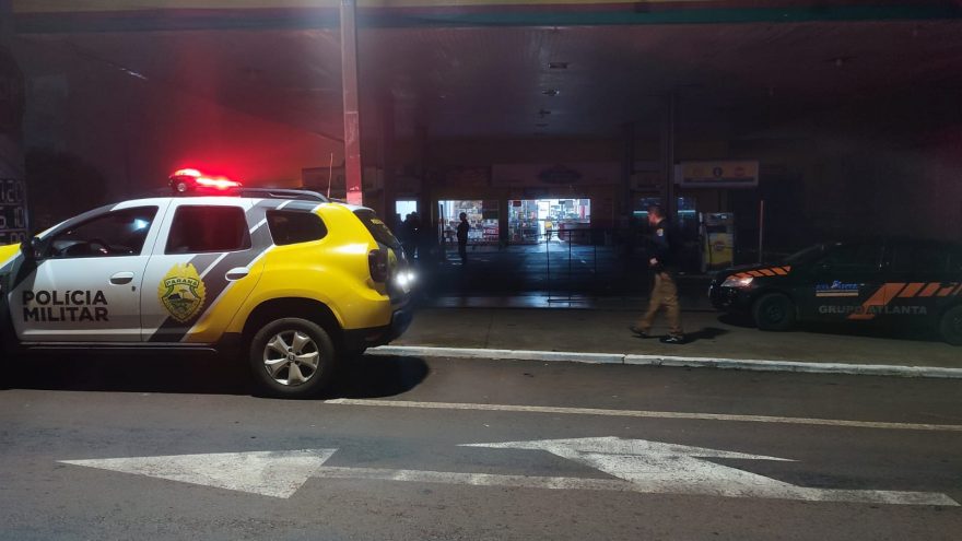 Posto de combustíveis na Avenida Brasil é alvo de arrombamento nesta madrugada