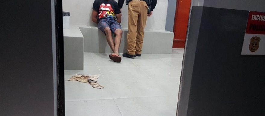 Homem é preso após agredir e ameaçar com faca a ex-companheira em São João d’Oeste