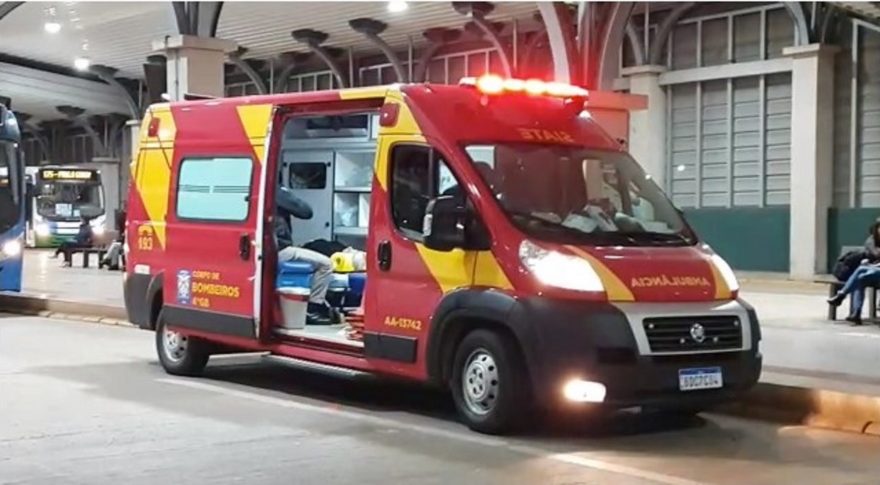 Mulher cai no Terminal Oeste e tem suspeita de fratura