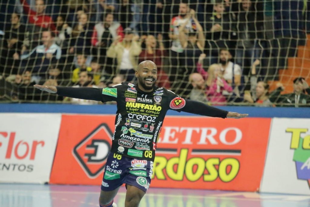 Cascavel Futsal se mantém na liderança da Série Ouro