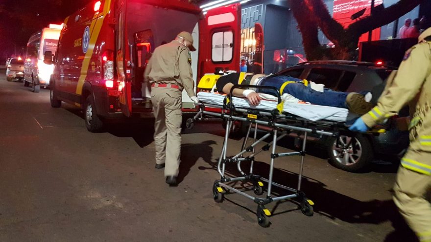 Rapaz fica ferido ao sofrer queda na Rua Pio XII no Centro