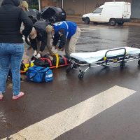 Imagem referente a Jovem fica ferido em colisão entre carro e moto no Guarujá
