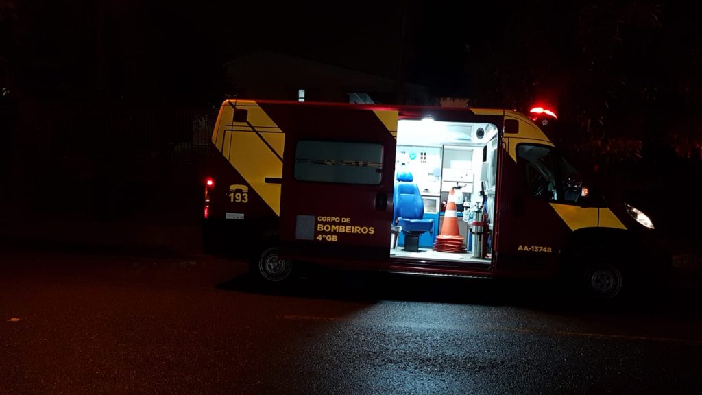 Idosa sofre queda dentro de casa e fica ferida