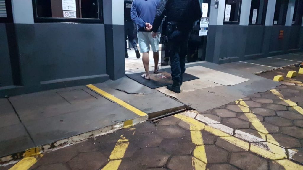 Homem é detido após discutir com mulher no Bairro Floresta