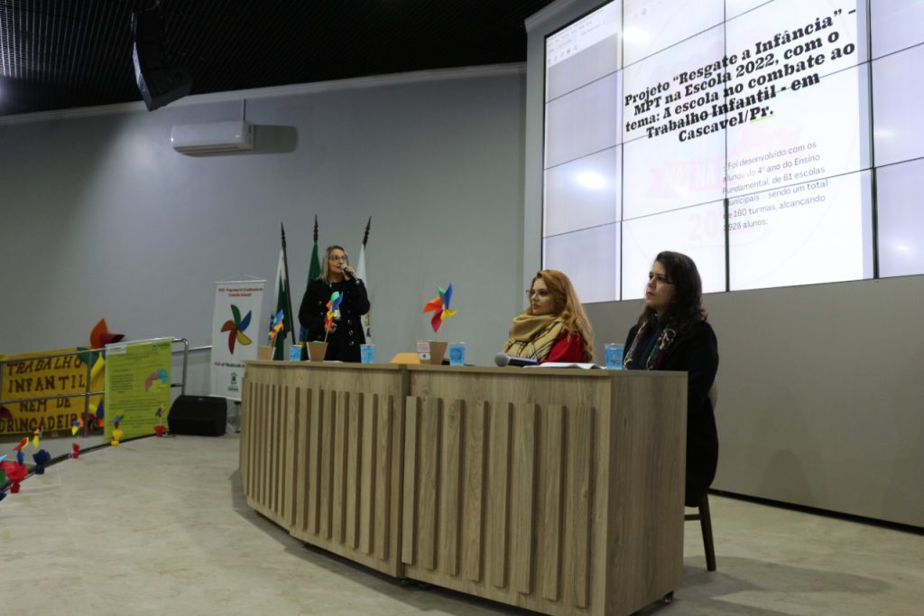 Alunos de Cascavel são premiados pelo Ministério Público do Trabalho