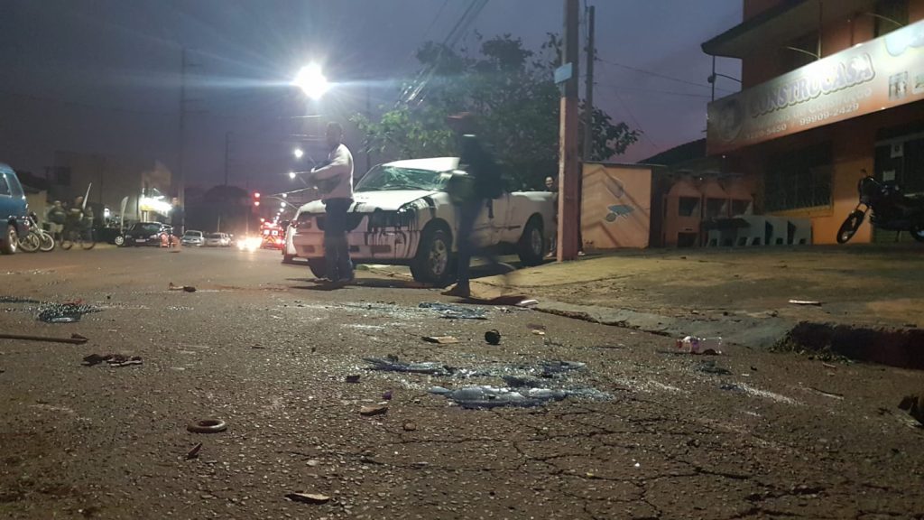Grave colisão de trânsito deixa caminhonete destruída