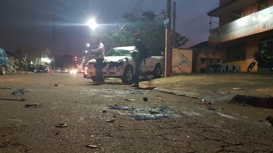 Grave colisão de trânsito deixa caminhonete destruída