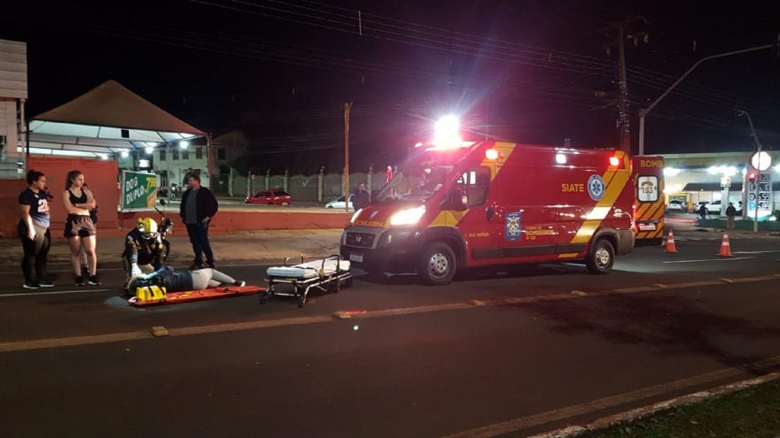 Mulher fica ferida em colisão de trânsito na Av. Tancredo Neves