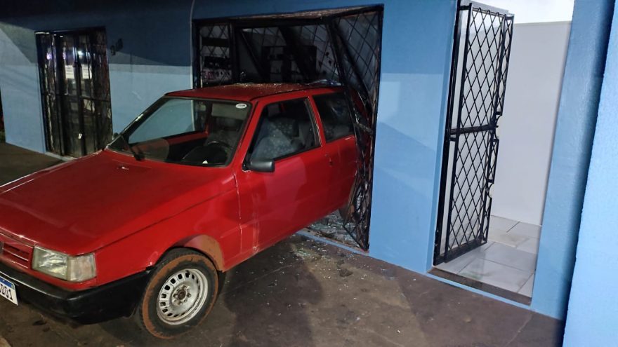 Uno furtado no Centro é usado por “gangue da marcha ré” no Floresta