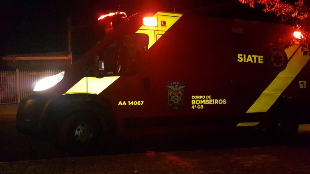 Corpo de Bombeiros é acionado para atender vítima de queda de plano elevado