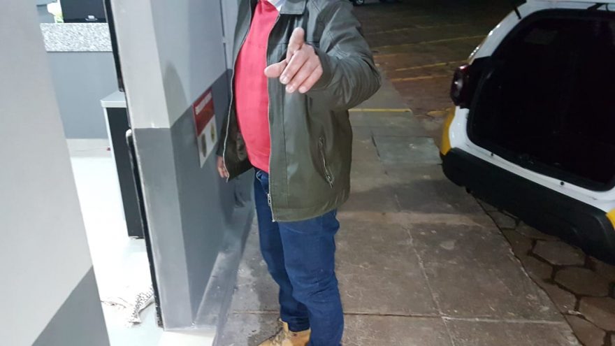 Homem é detido por embriaguez após conduzir veículo pela contra-mão na Rua Souza Naves