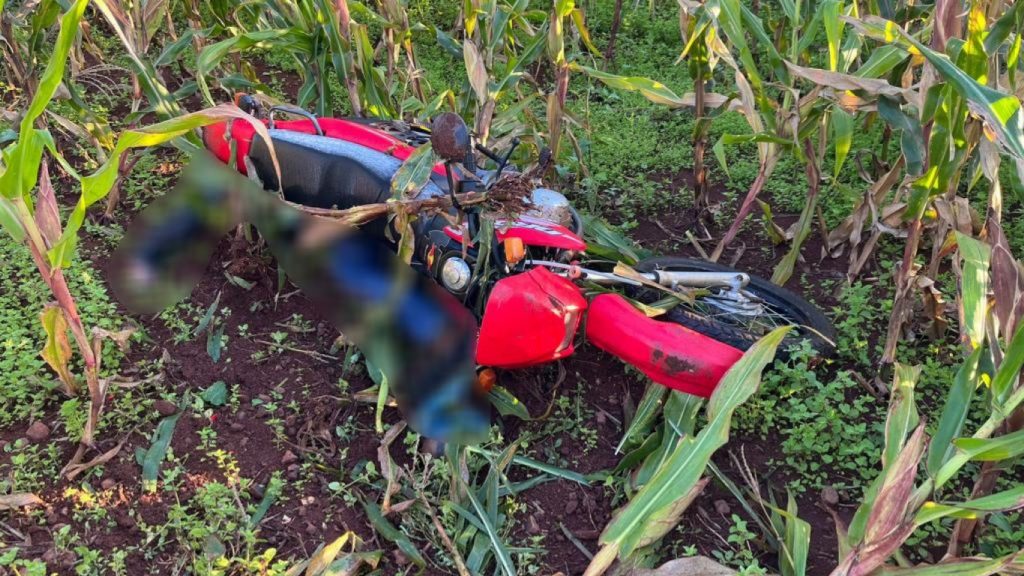 Motociclista é encontrado morto em uma estrada municipal