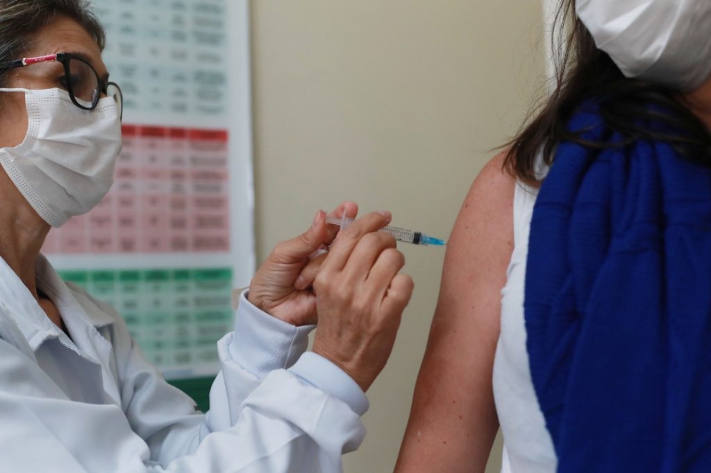 Vacinação contra gripe está aberta para todos os públicos em Cascavel