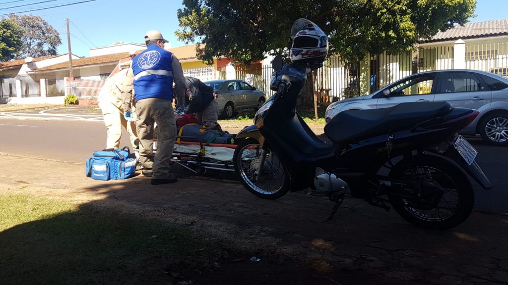Mulher de 60 anos fica ferida ao sofrer queda de moto no Alto Alegre