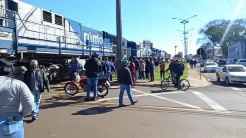 Idoso é atingido por trem em Apucarana