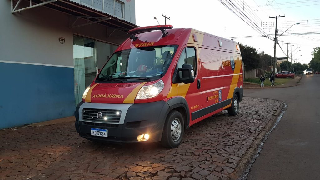 Após cair em mercado, homem fica ferido e socorristas são acionados