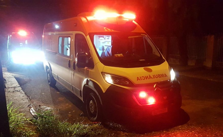 Mulher em surto e agressiva é socorrida pelo Samu