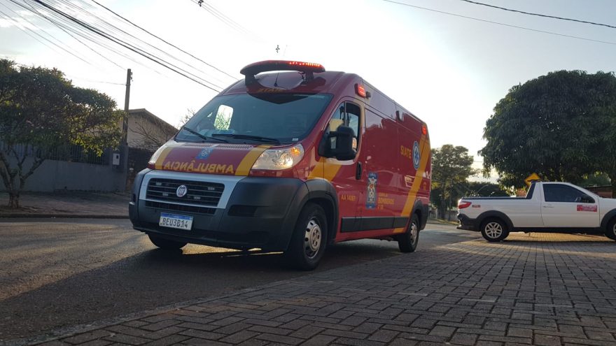 Mulher fica ferida ao cair de escada no Bairro Brasília