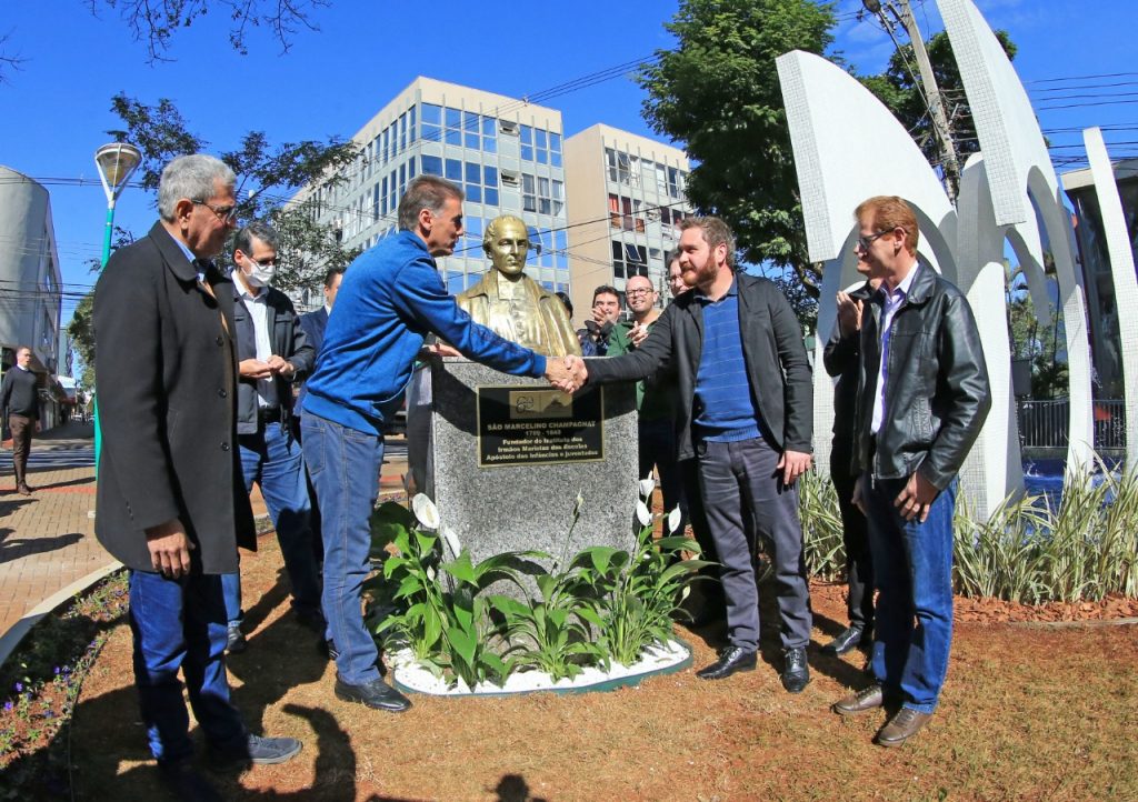 Colégio particular de Cascavel adota a Praça do Paço das Artes