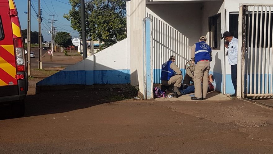 Homem é atropelado e fica ferido na marginal da BR-277