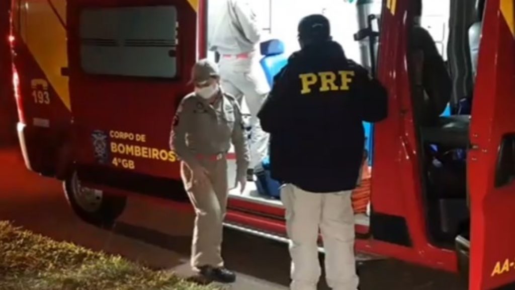 Equipe do Corpo de Bombeiros é acionada para atender vítima de queda