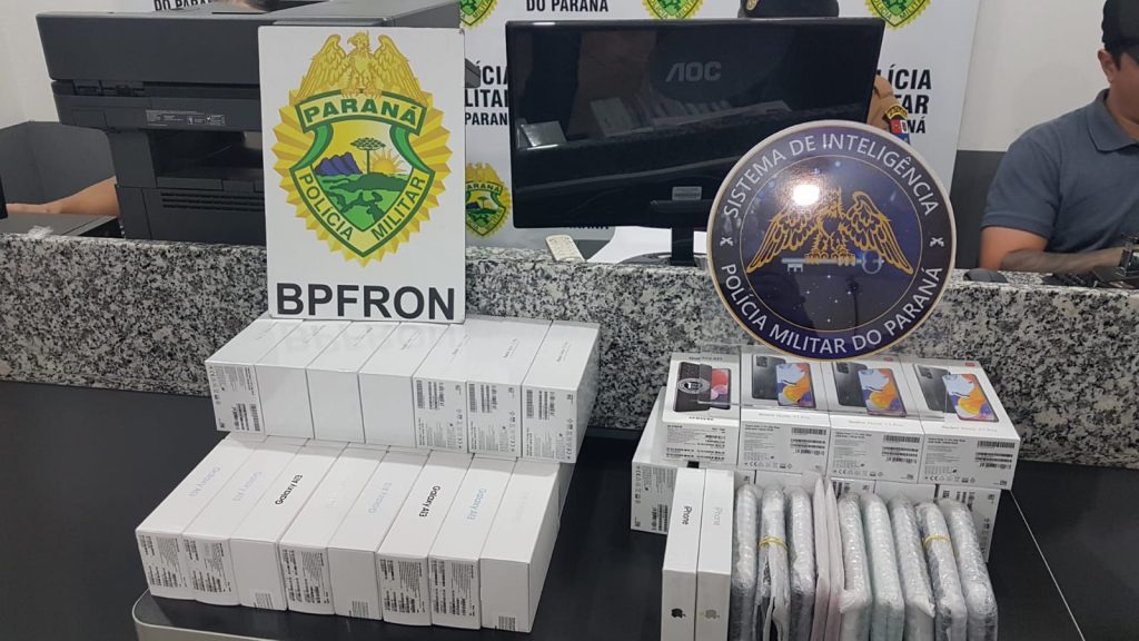 Homens são flagrados com contrabando na rodoviária