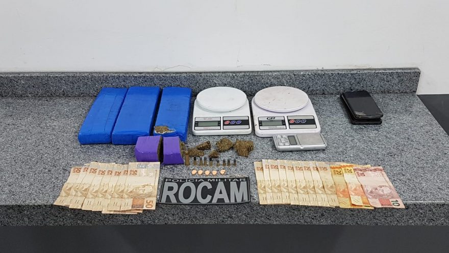Rocam leva três indivíduos portando drogas e munições para a delegacia