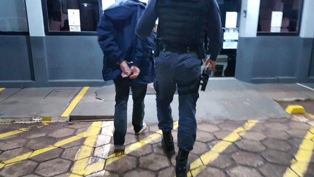 GM detém indivíduo após descumprir medida protetiva contra a mãe